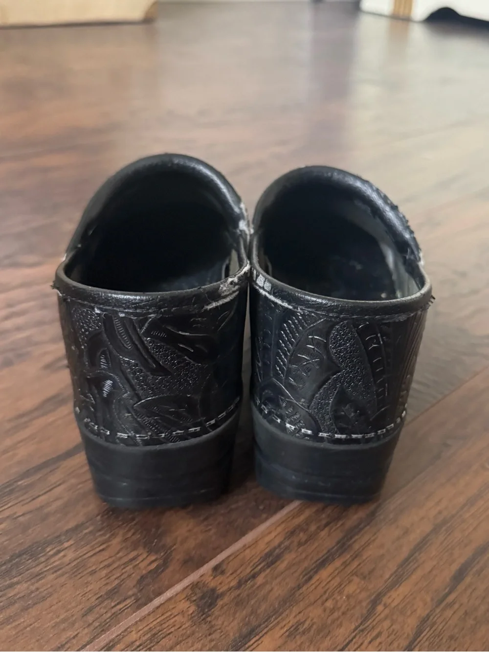 Dansko PROFESSIONAL TOOLED BLACK Womens Leather Slip On Clogs Shoes Size 38 - Picture 6 of 9